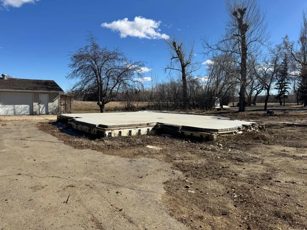 170 9 Street NW Drumheller AB T0J 0Y1