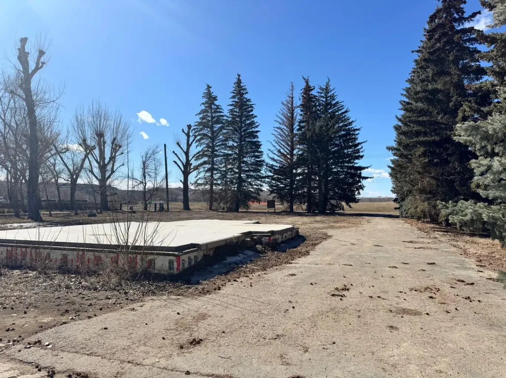 170 9 Street NW Drumheller AB T0J 0Y1