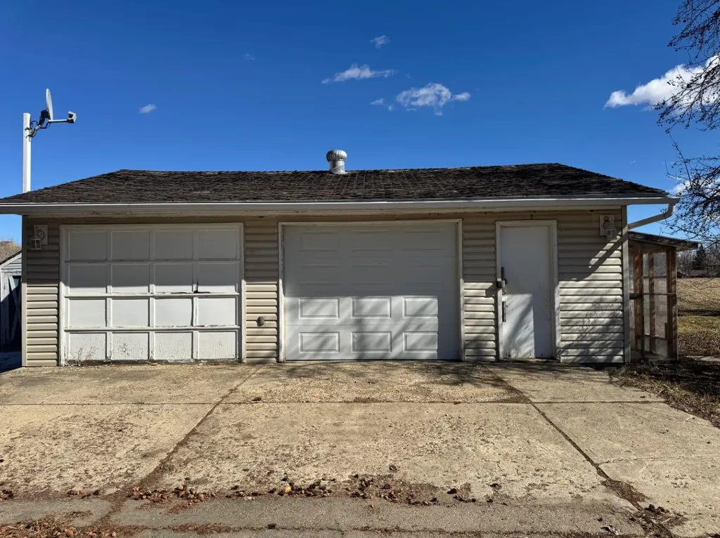 170 9 Street NW Drumheller AB T0J 0Y1