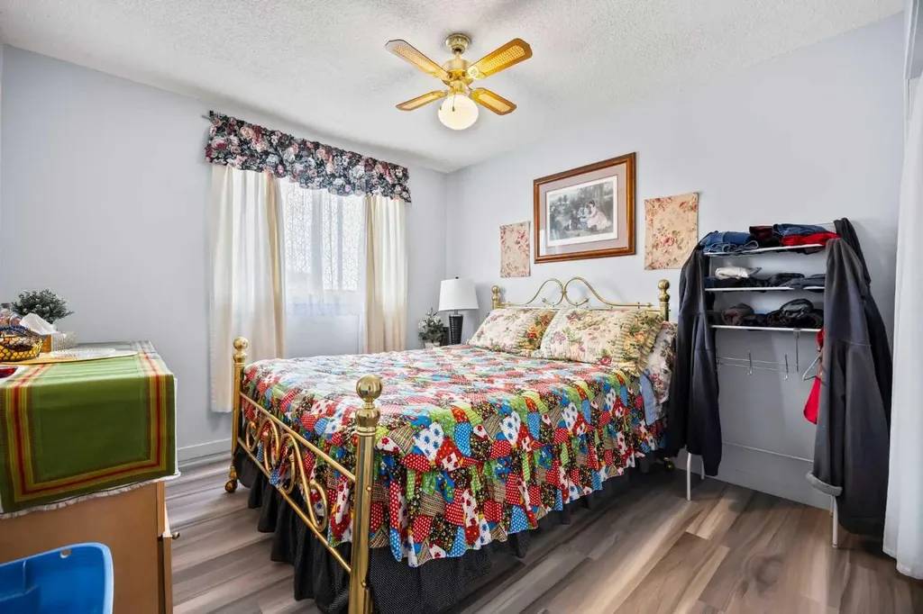 44 Taraglen Place NE Calgary AB T3L 2N4