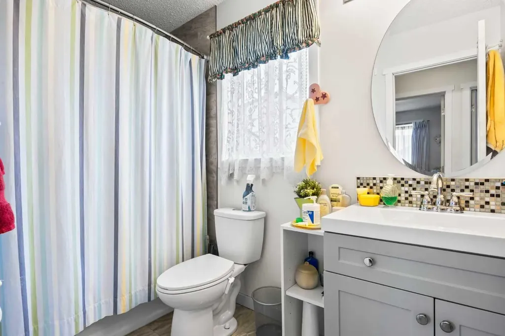 44 Taraglen Place NE Calgary AB T3L 2N4