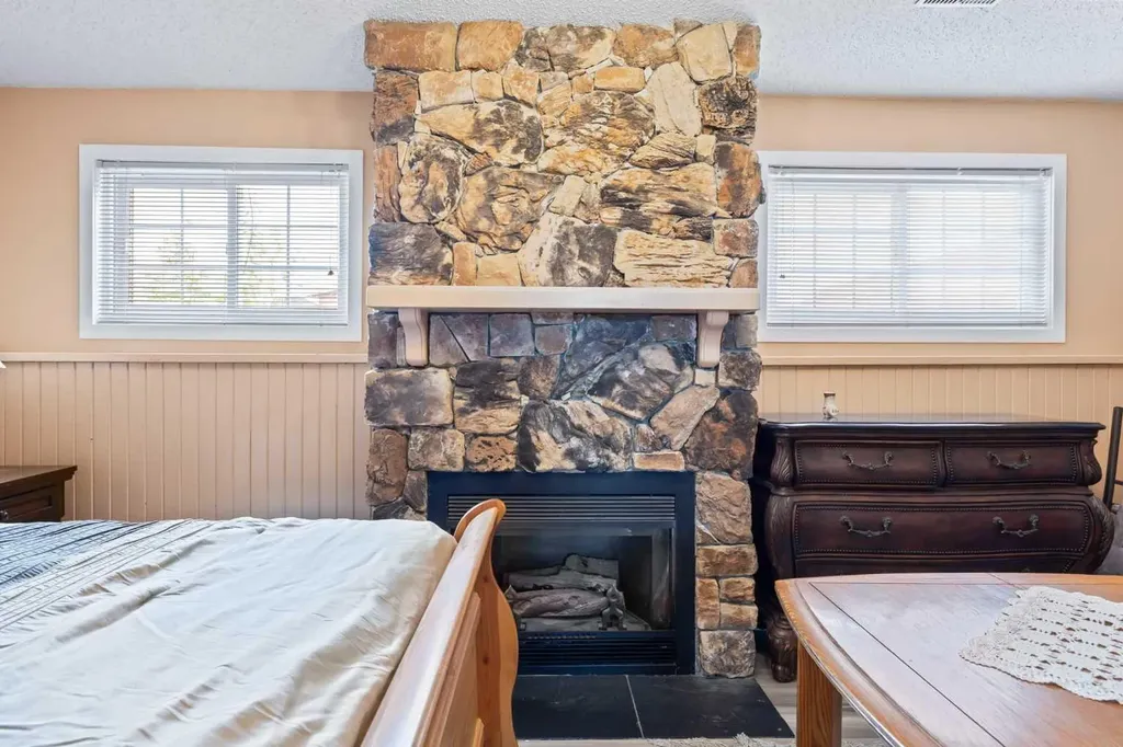44 Taraglen Place NE Calgary AB T3L 2N4