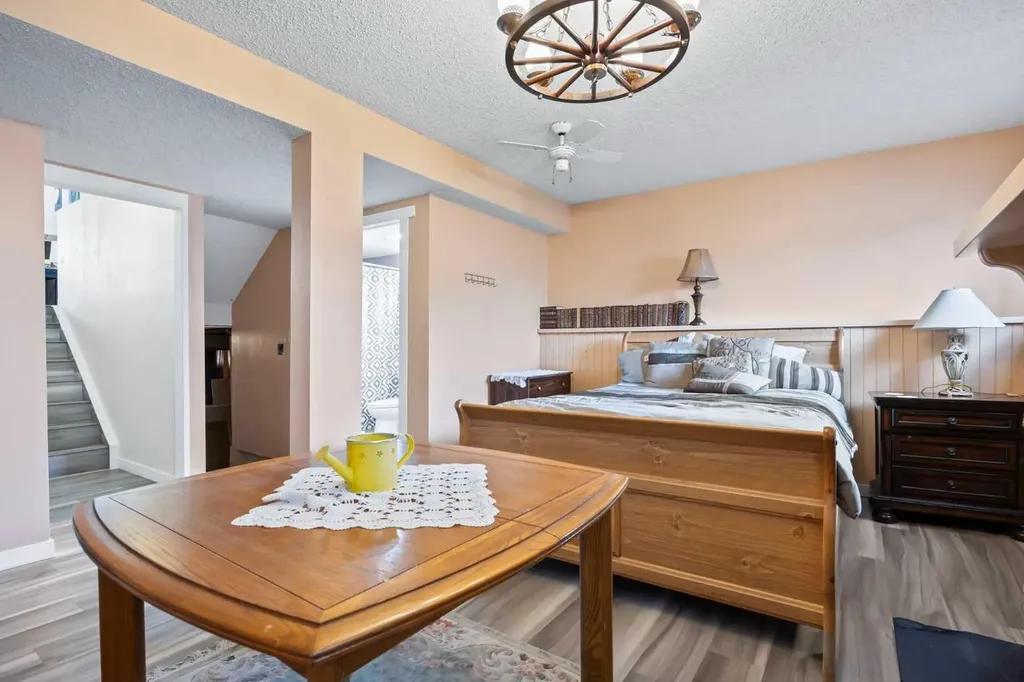 44 Taraglen Place NE Calgary AB T3L 2N4