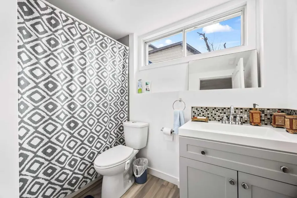 44 Taraglen Place NE Calgary AB T3L 2N4