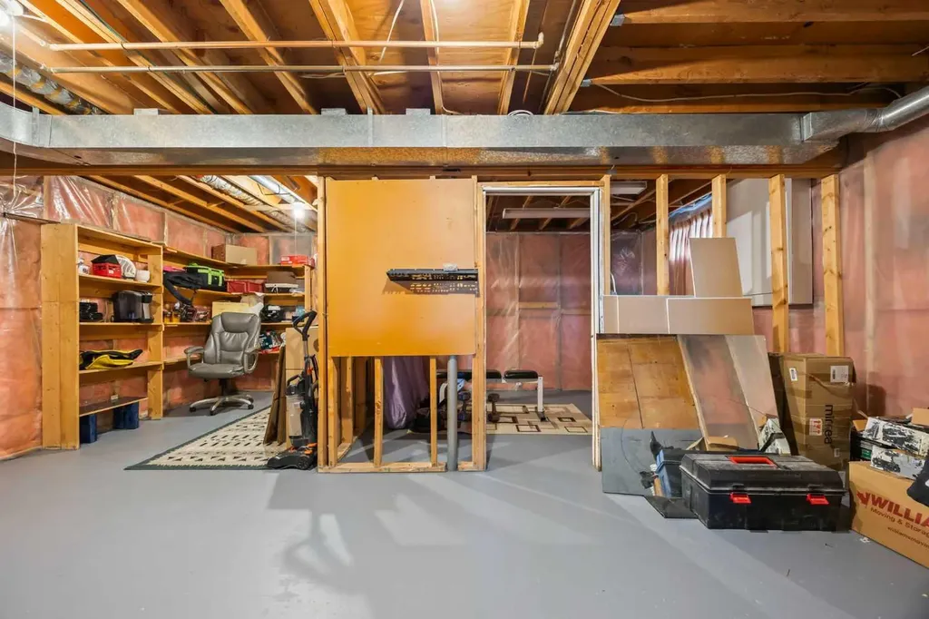 44 Taraglen Place NE Calgary AB T3L 2N4