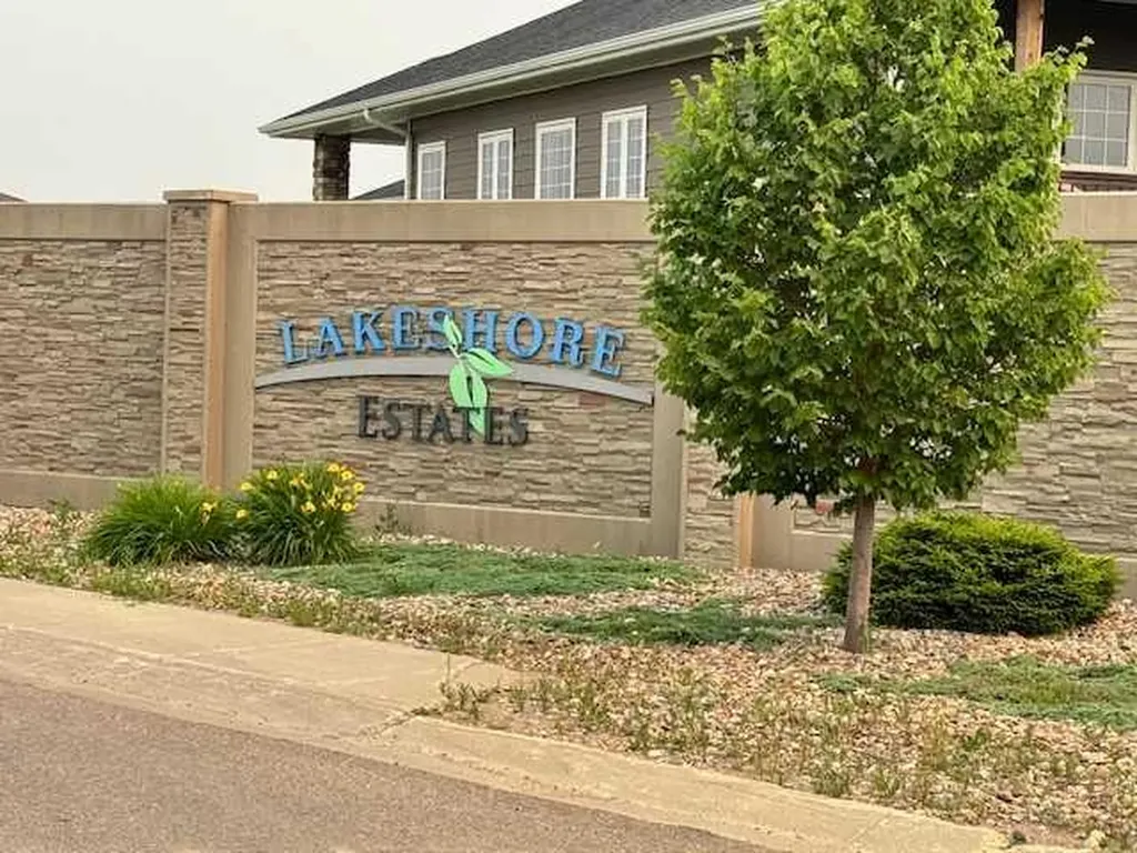2715 73 Avenue Lloydminster AB T9V 3L7