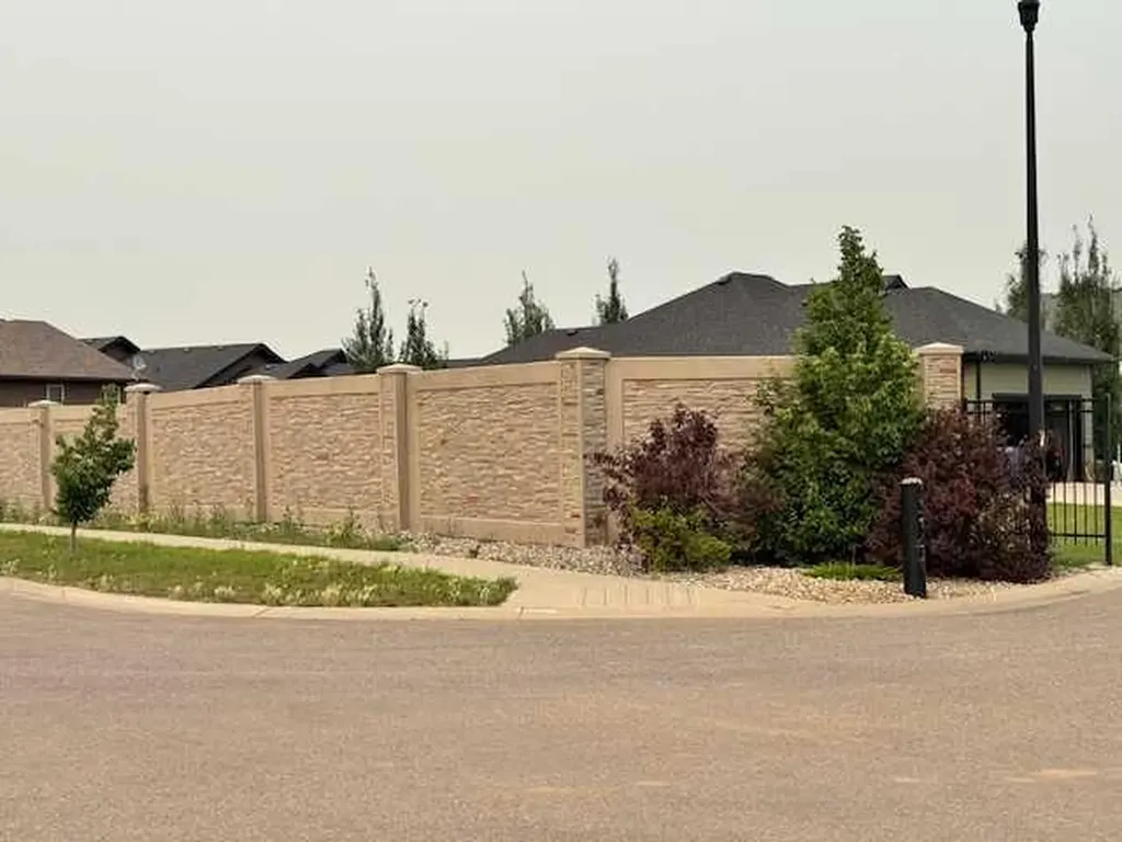 2715 73 Avenue Lloydminster AB T9V 3L7