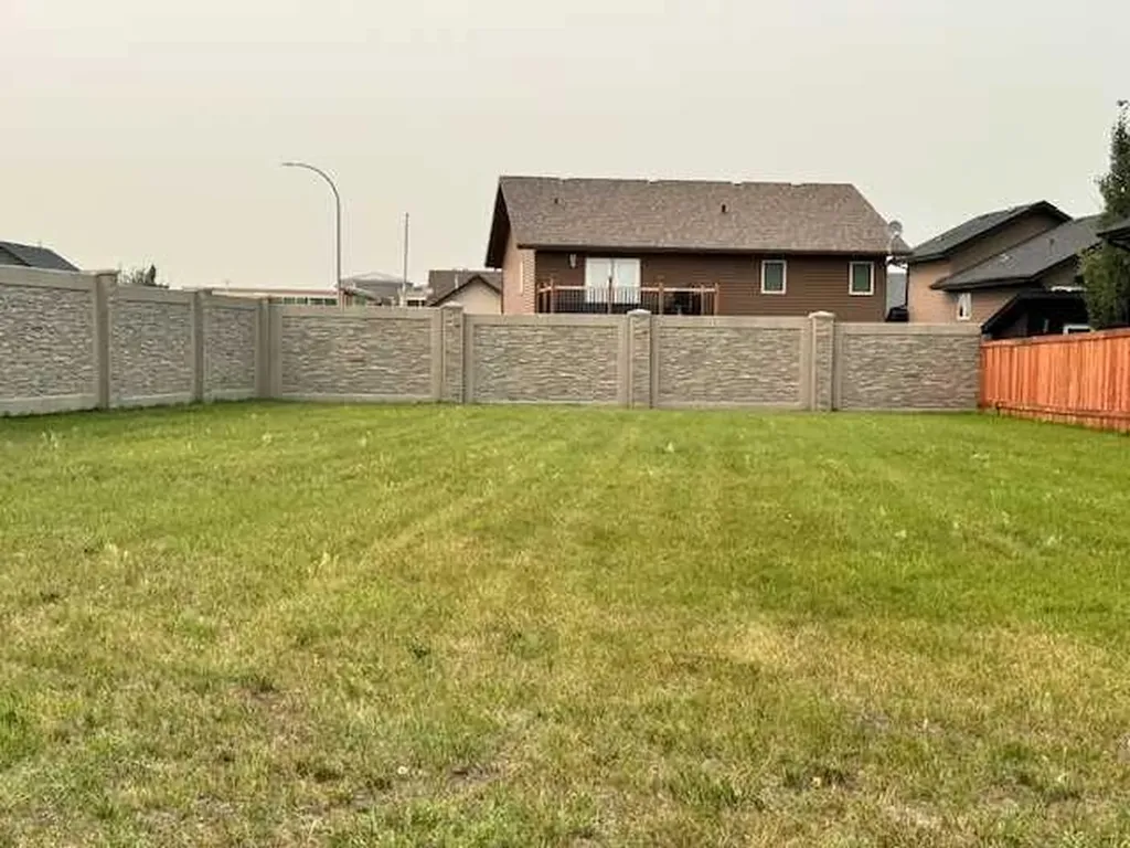 2715 73 Avenue Lloydminster AB T9V 3L7