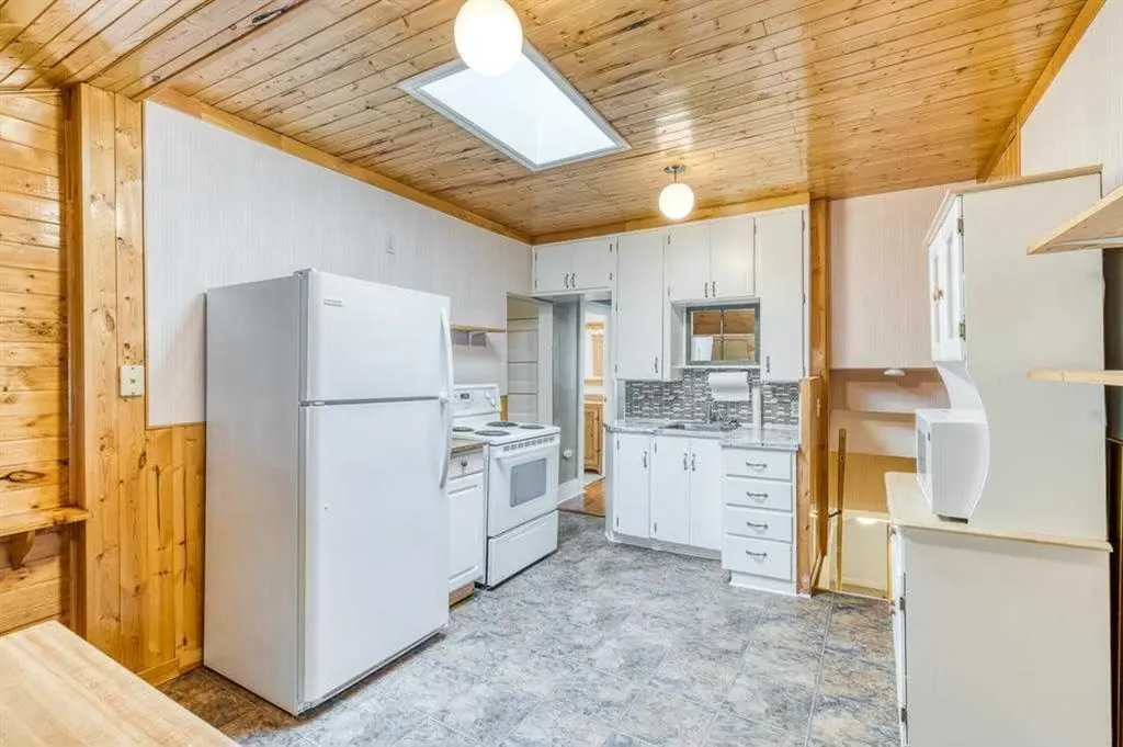 1816 27 Avenue SW Calgary AB T2T 1H1