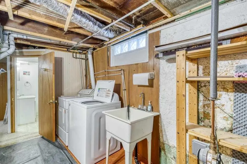 1816 27 Avenue SW Calgary AB T2T 1H1