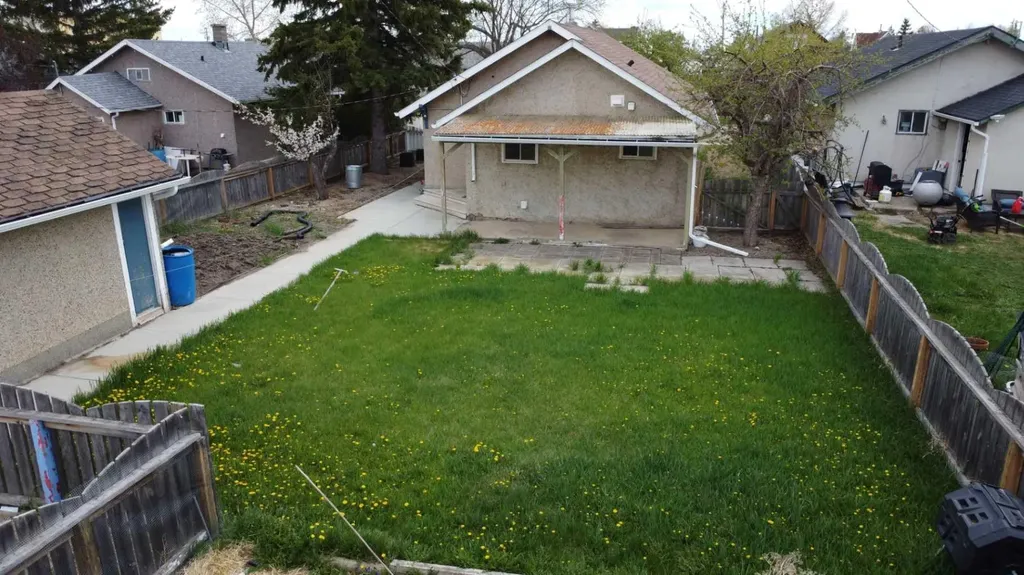 306 3 Avenue W Hanna AB T0J 1P0