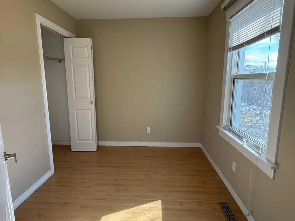 306 3 Avenue W Hanna AB T0J 1P0