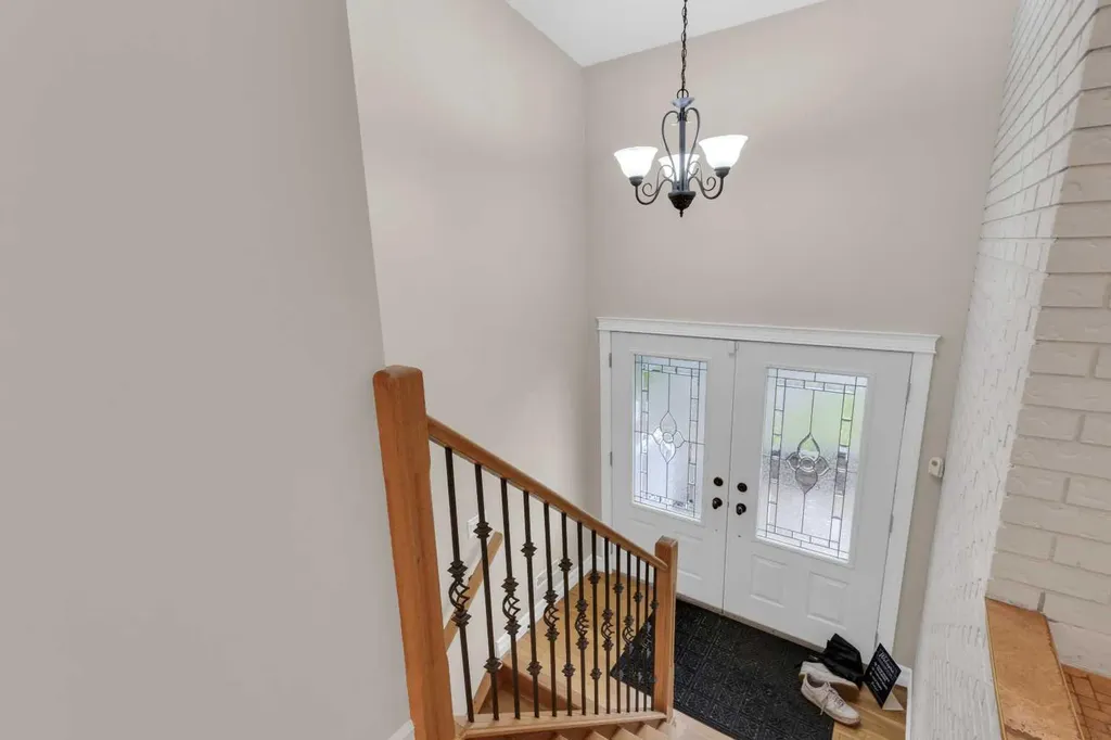 119 Cantrell Place SW Calgary AB T2W 1X2