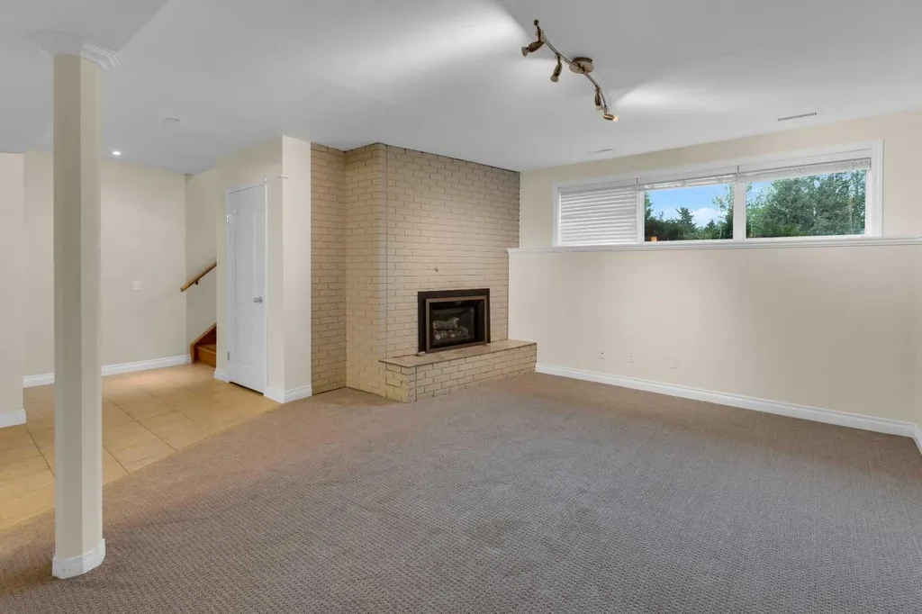 119 Cantrell Place SW Calgary AB T2W 1X2