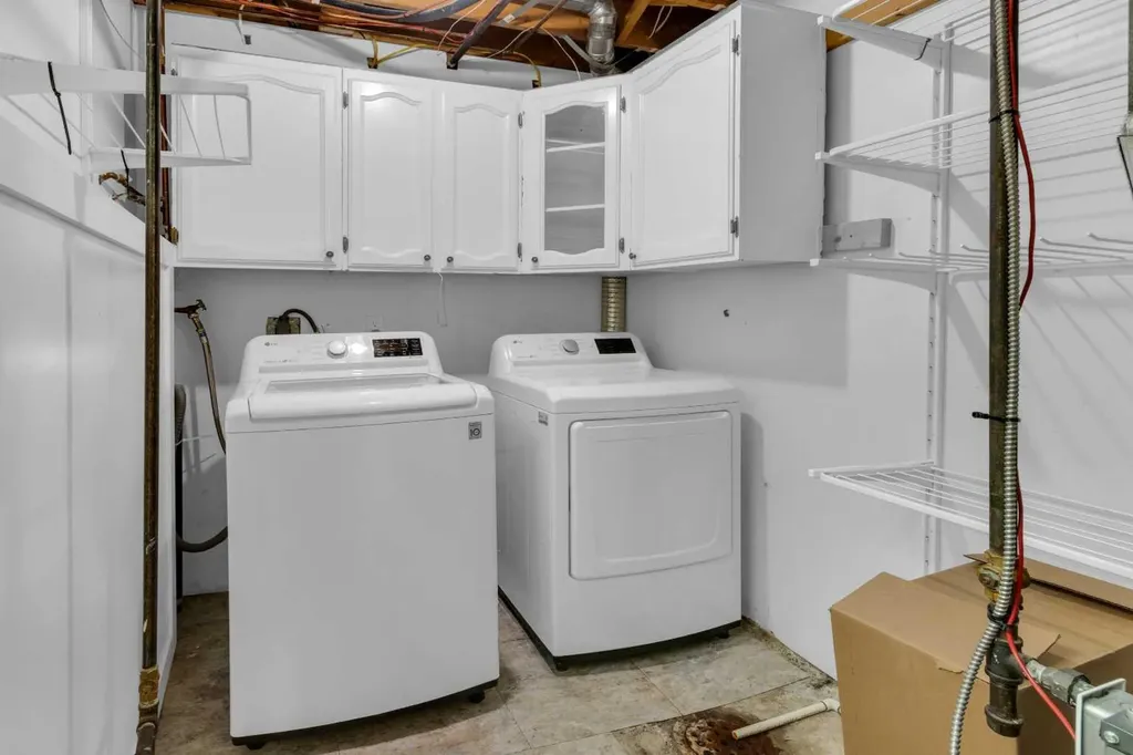 119 Cantrell Place SW Calgary AB T2W 1X2