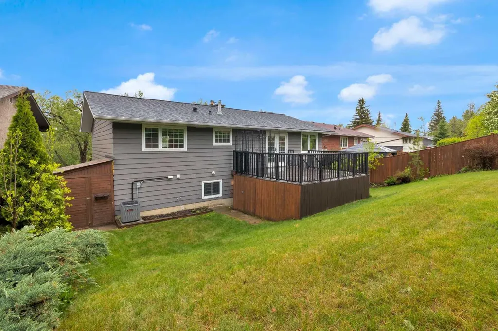 119 Cantrell Place SW Calgary AB T2W 1X2