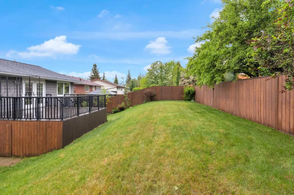 119 Cantrell Place SW Calgary AB T2W 1X2