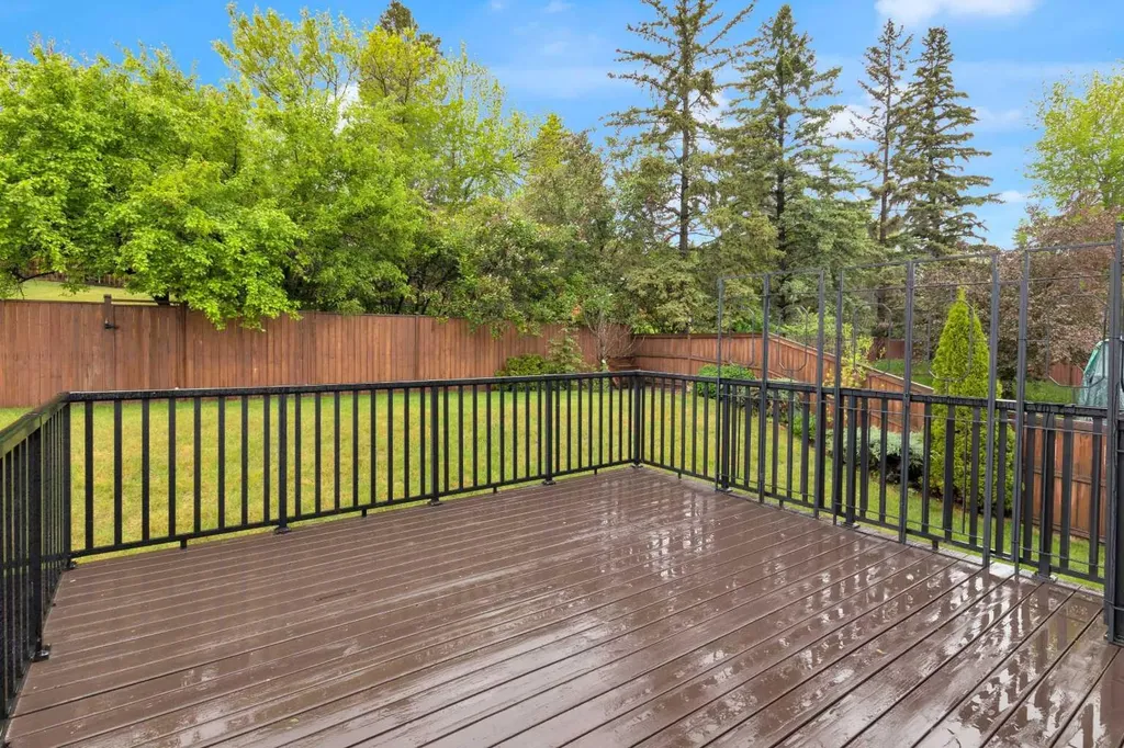 119 Cantrell Place SW Calgary AB T2W 1X2
