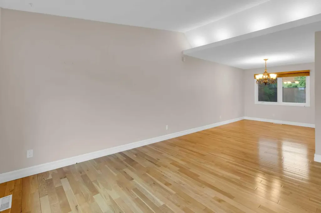 119 Cantrell Place SW Calgary AB T2W 1X2