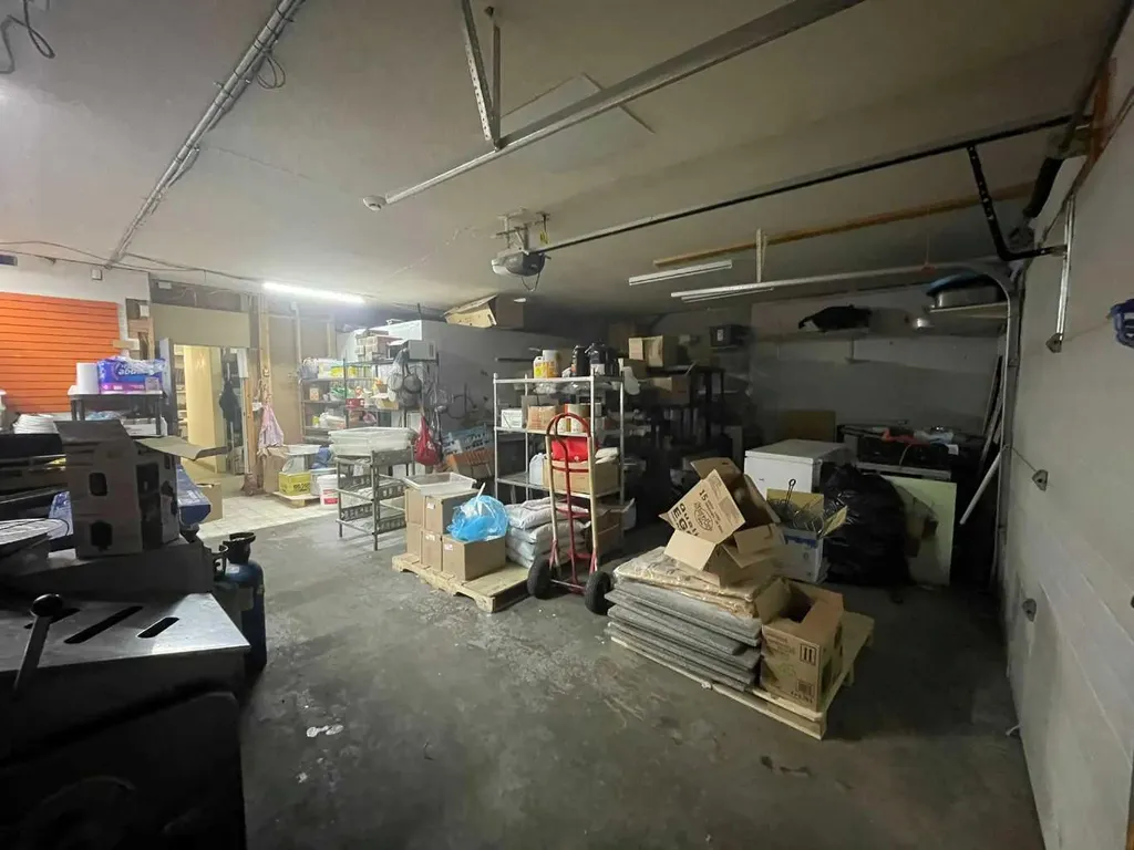 5215 47 Avenue Taber AB T1G 1R5