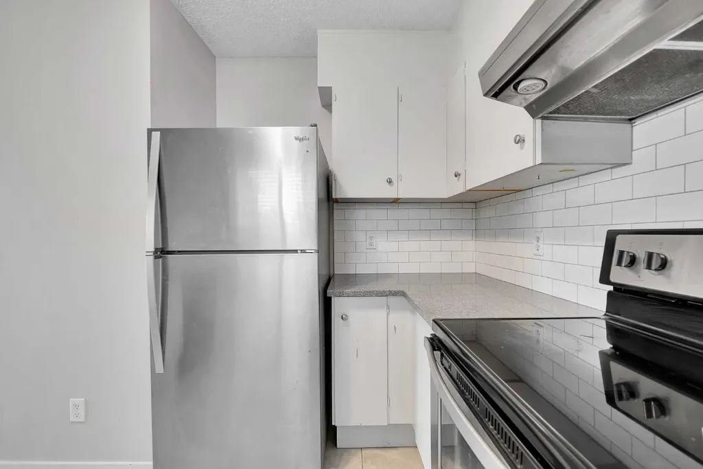 3015 51 Street SW Calgary AB T3E 6N5