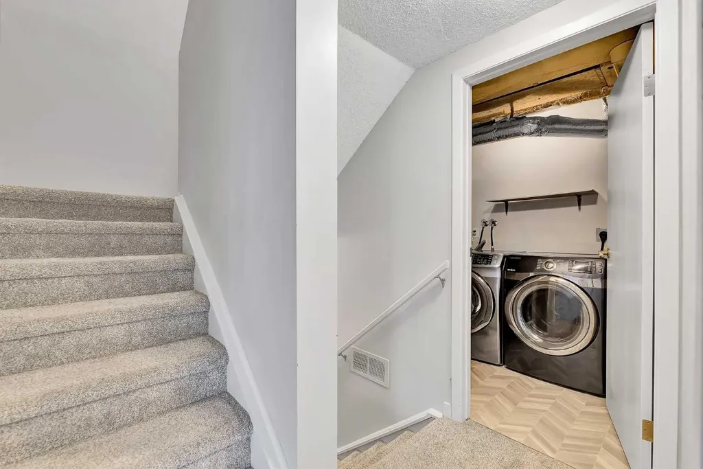 3015 51 Street SW Calgary AB T3E 6N5