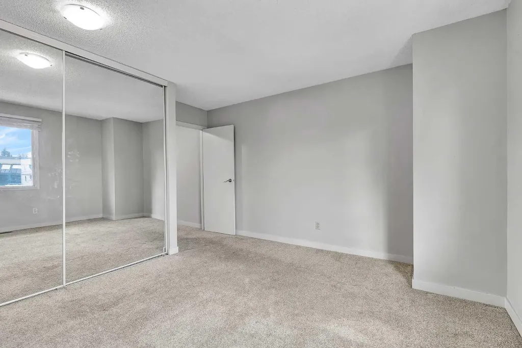 3015 51 Street SW Calgary AB T3E 6N5