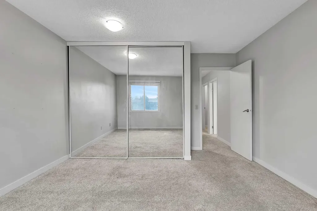 3015 51 Street SW Calgary AB T3E 6N5