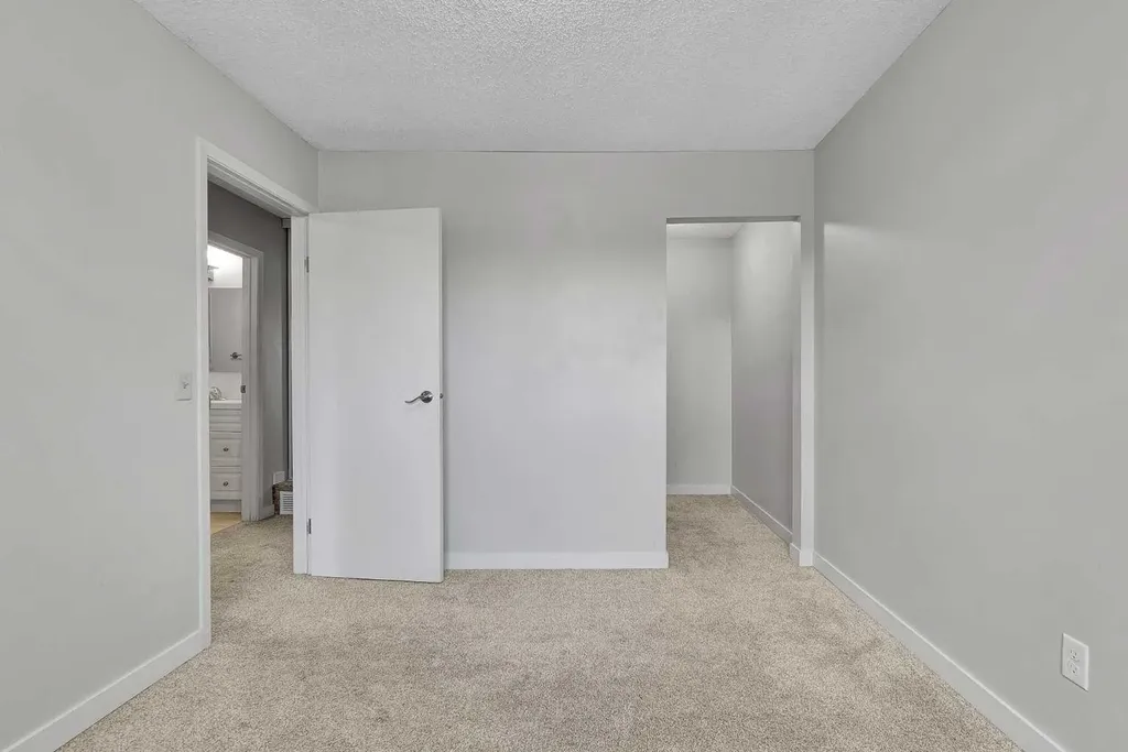3015 51 Street SW Calgary AB T3E 6N5