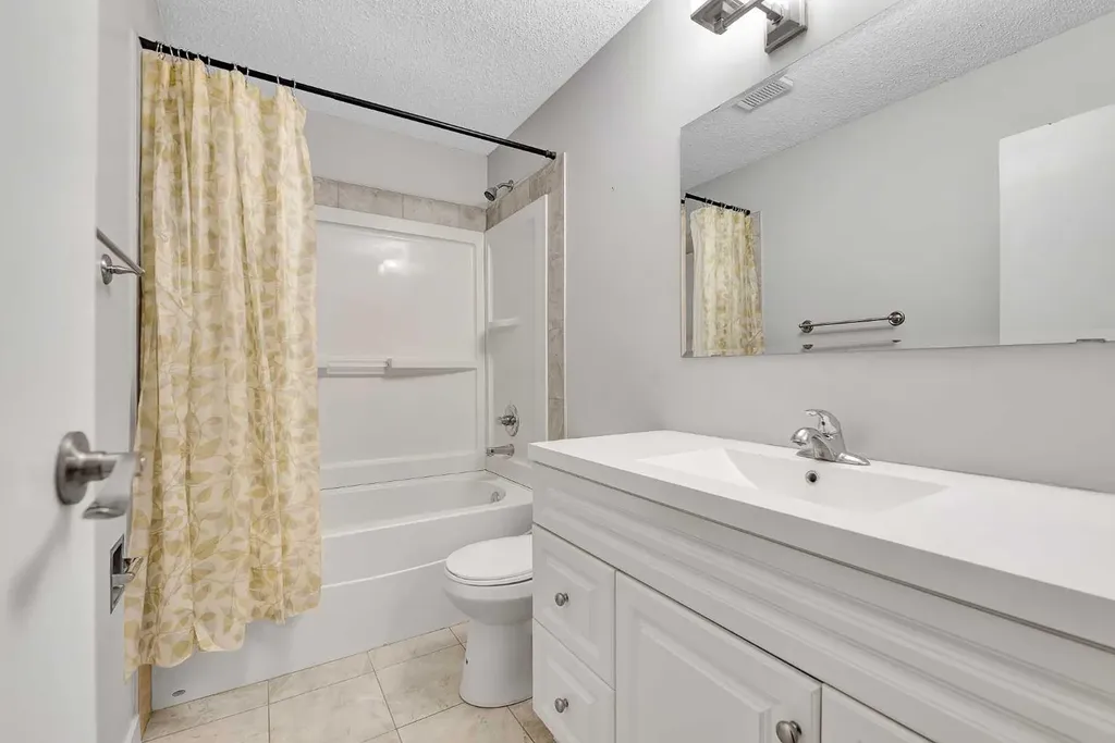 3015 51 Street SW Calgary AB T3E 6N5