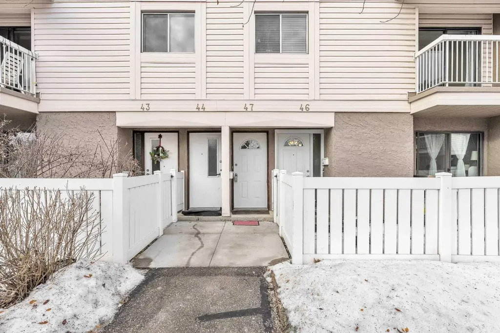 3015 51 Street SW Calgary AB T3E 6N5