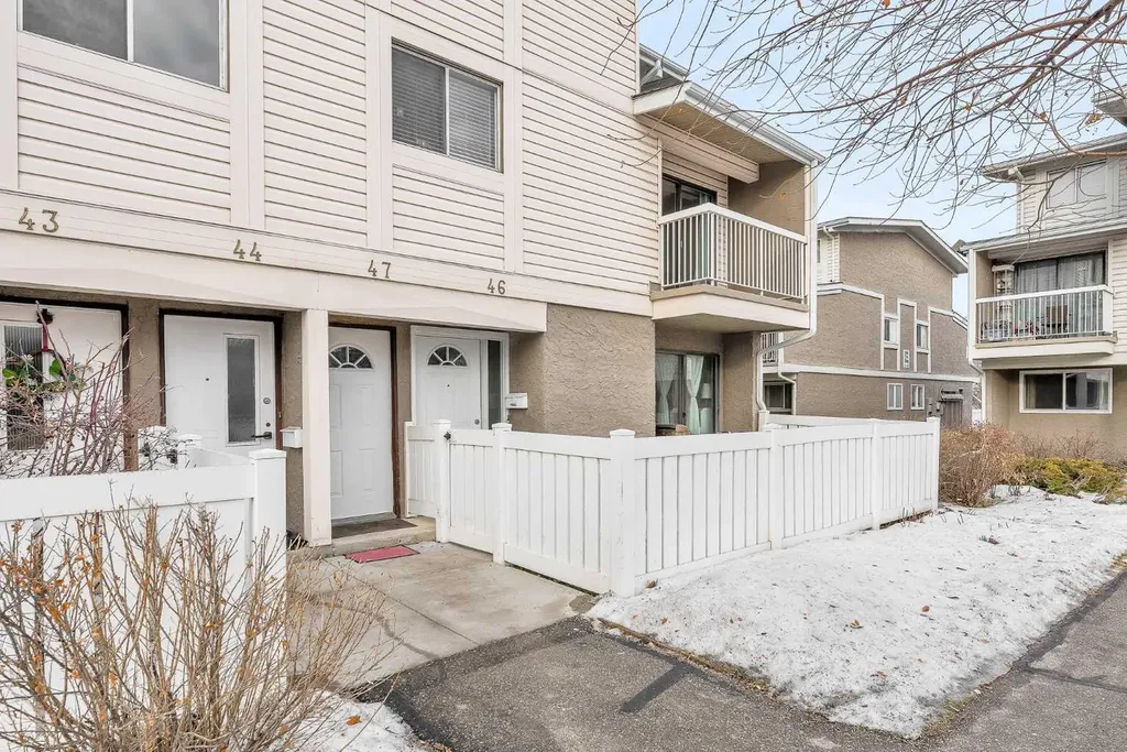 3015 51 Street SW Calgary AB T3E 6N5