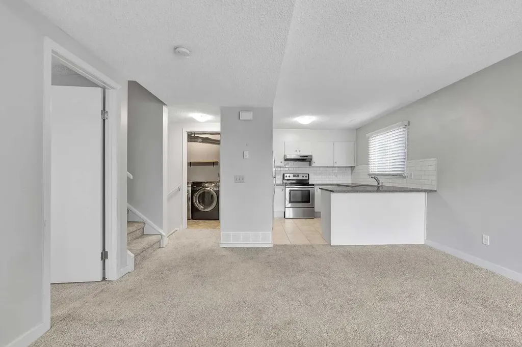 3015 51 Street SW Calgary AB T3E 6N5