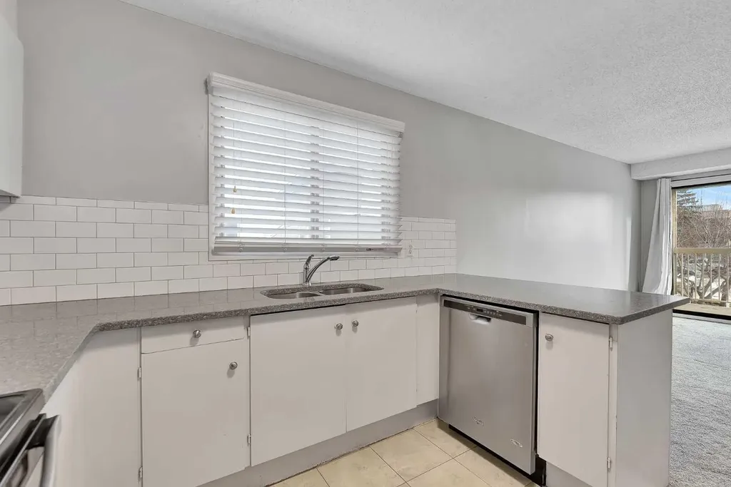 3015 51 Street SW Calgary AB T3E 6N5