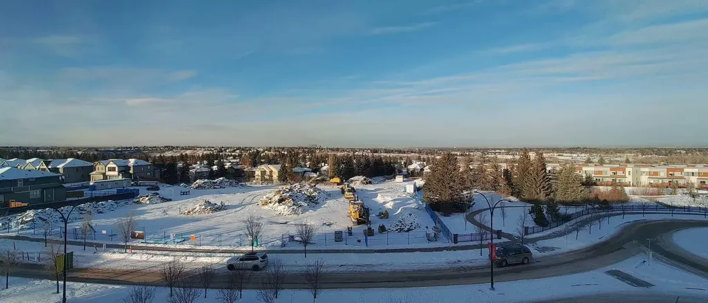 660 Shawnee Square SW Calgary AB T2Y 0X6
