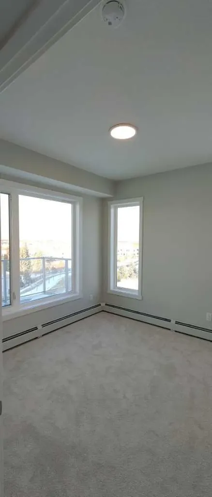 660 Shawnee Square SW Calgary AB T2Y 0X6