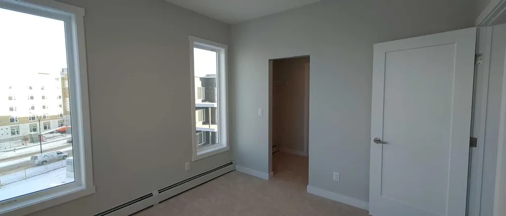 660 Shawnee Square SW Calgary AB T2Y 0X6