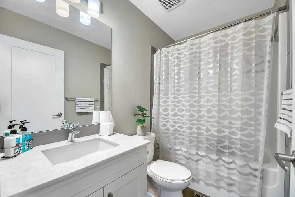 10 Walgrove Walk SE Calgary AB T2X 4E3