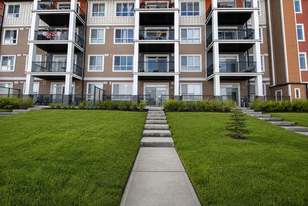 10 Walgrove Walk SE Calgary AB T2X 4E3