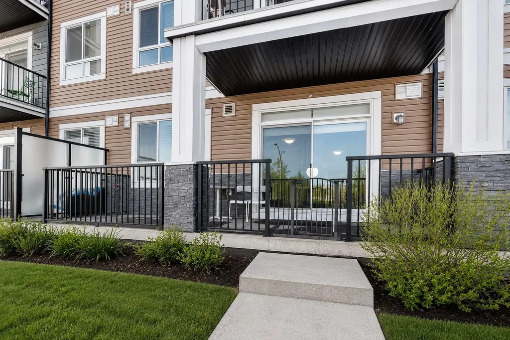 10 Walgrove Walk SE Calgary AB T2X 4E3