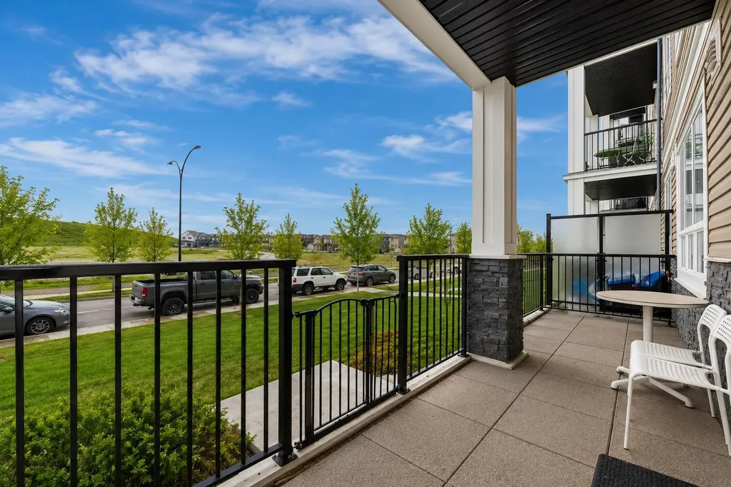 10 Walgrove Walk SE Calgary AB T2X 4E3