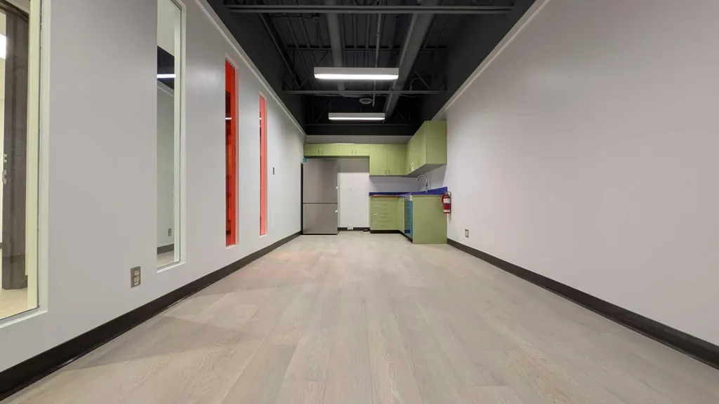 327 41 Avenue NE Calgary AB T2E 2N4