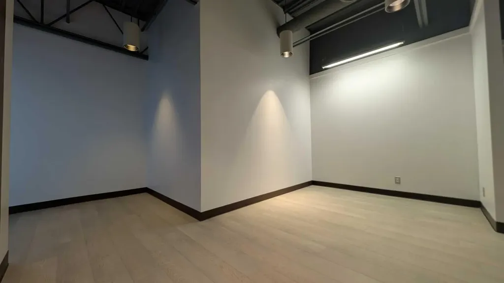 327 41 Avenue NE Calgary AB T2E 2N4