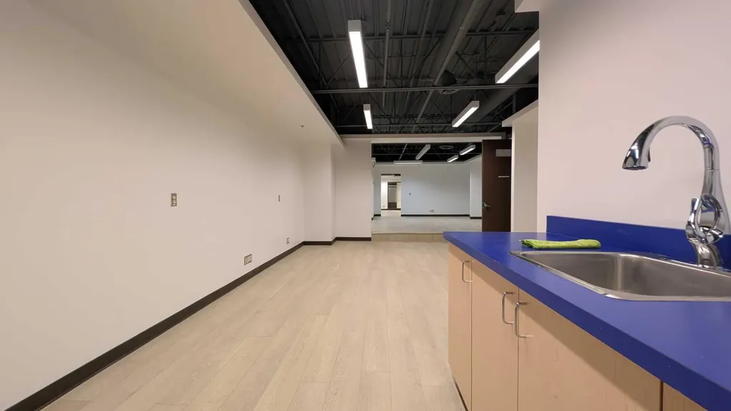 327 41 Avenue NE Calgary AB T2E 2N4