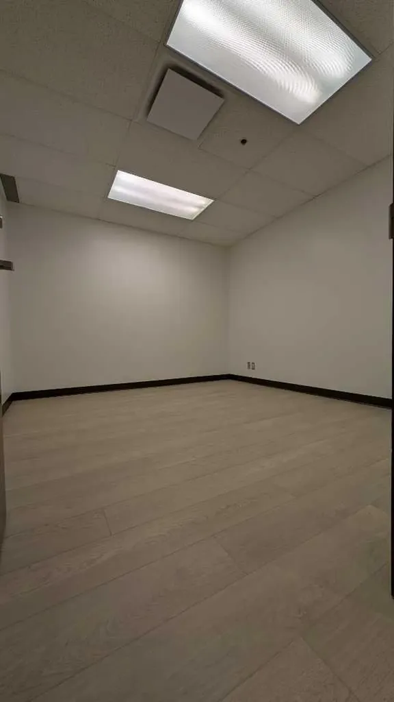 327 41 Avenue NE Calgary AB T2E 2N4