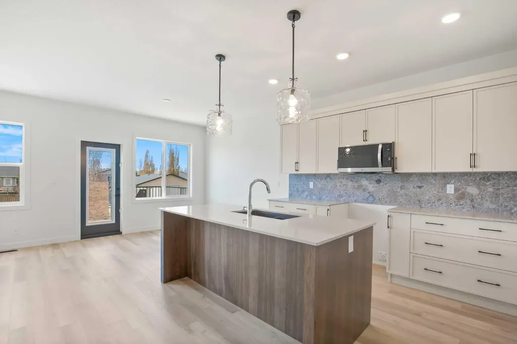 32 Sunrise Crescent N Three Hills AB T0M 2A0