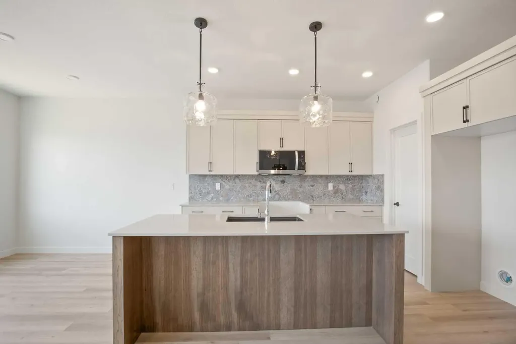 32 Sunrise Crescent N Three Hills AB T0M 2A0