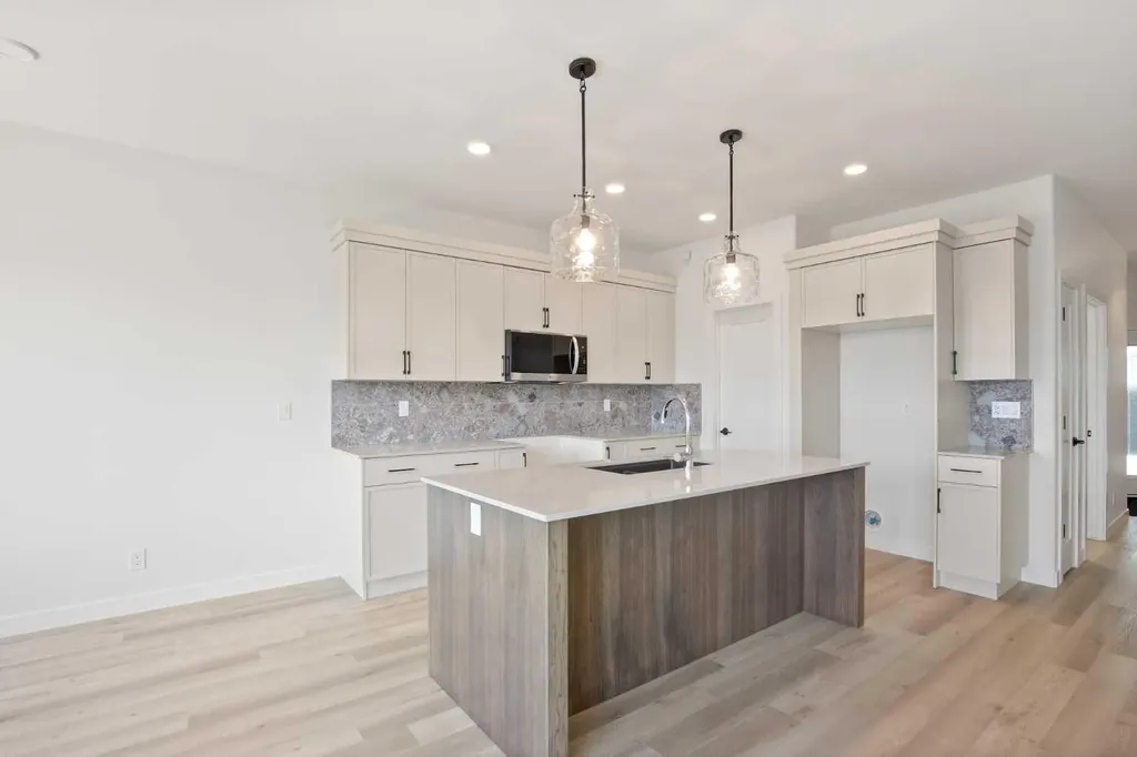 32 Sunrise Crescent N Three Hills AB T0M 2A0