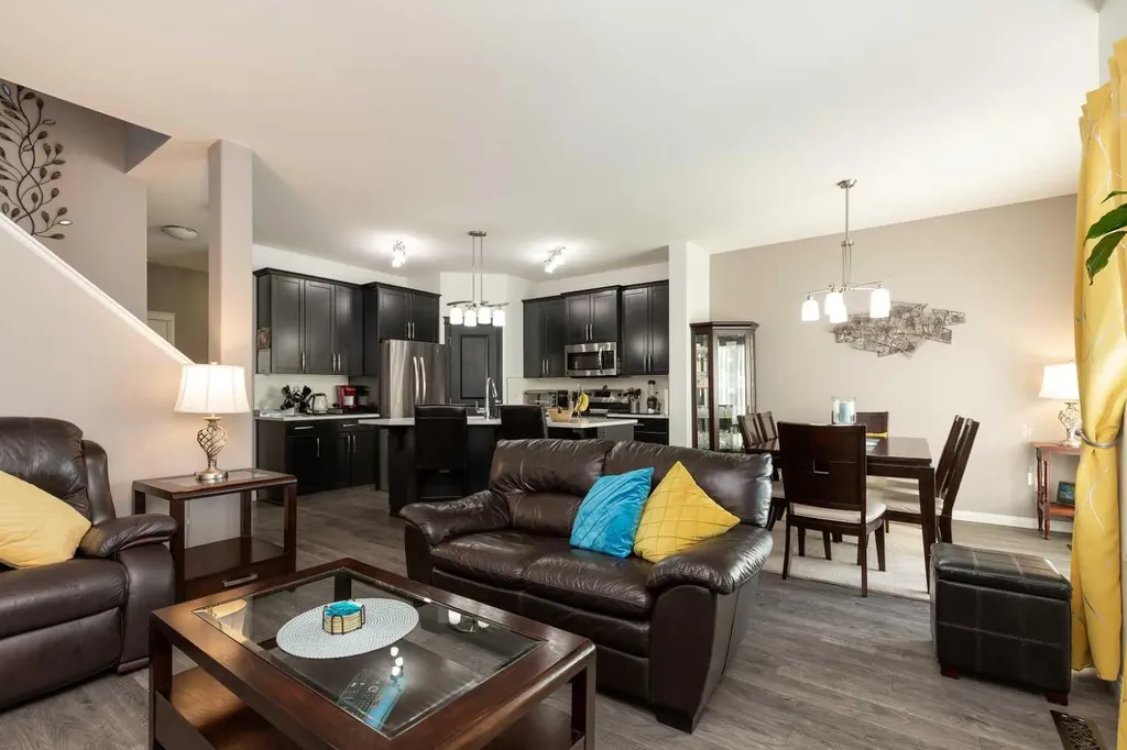 753 Twinriver Loop W Lethbridge AB T1J 5E1