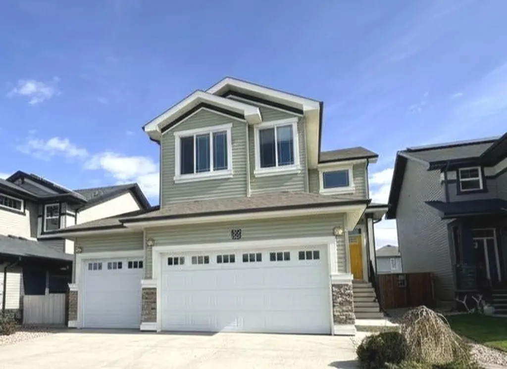753 Twinriver Loop W Lethbridge AB T1J 5E1